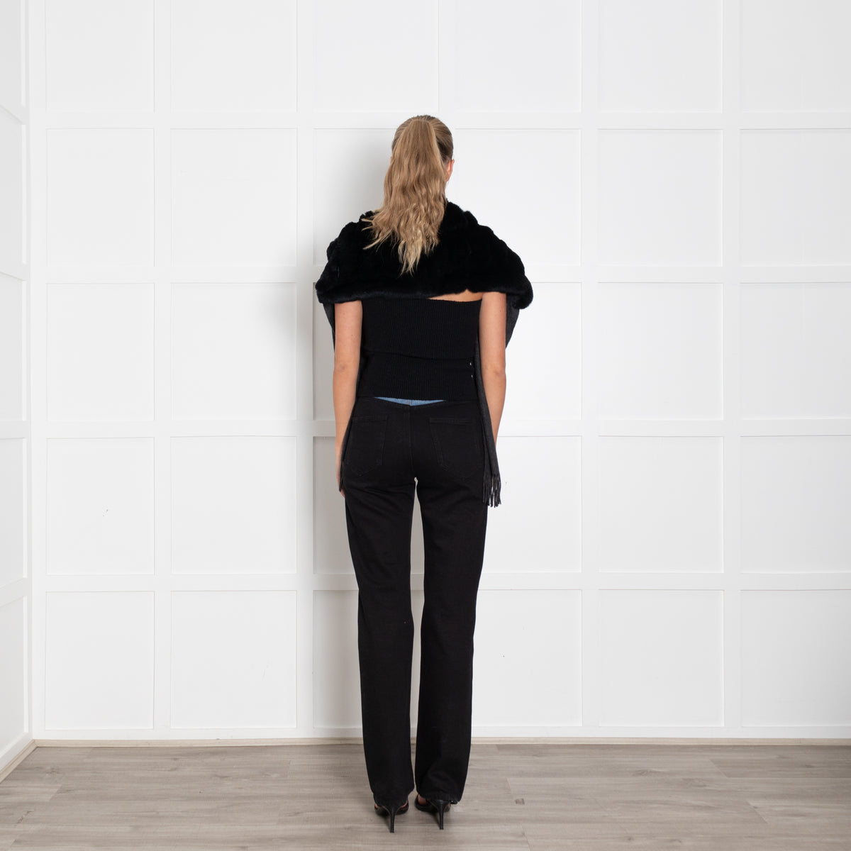 N. Peal Dark Grey Cashmere With Rabbit Fur Neck Scarf