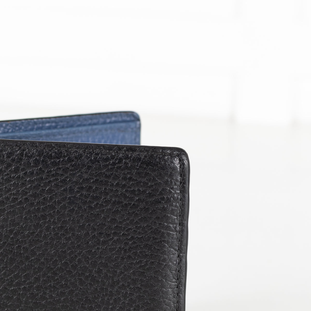 Gucci Black Textured Leather Interlocking GG Bifold Wallet With Blue Interior