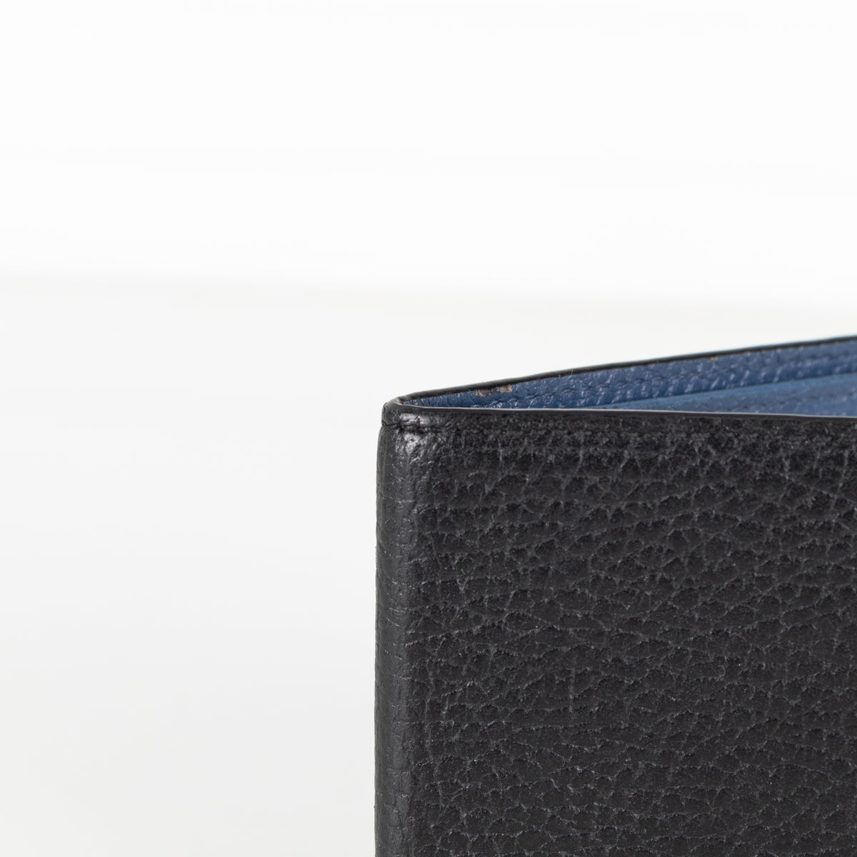 Gucci Black Textured Leather Interlocking GG Bifold Wallet With Blue Interior