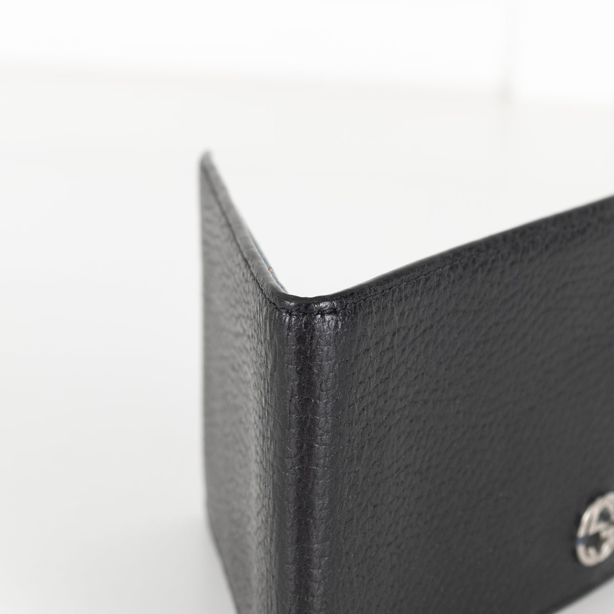 Gucci Black Textured Leather Interlocking GG Bifold Wallet With Blue Interior