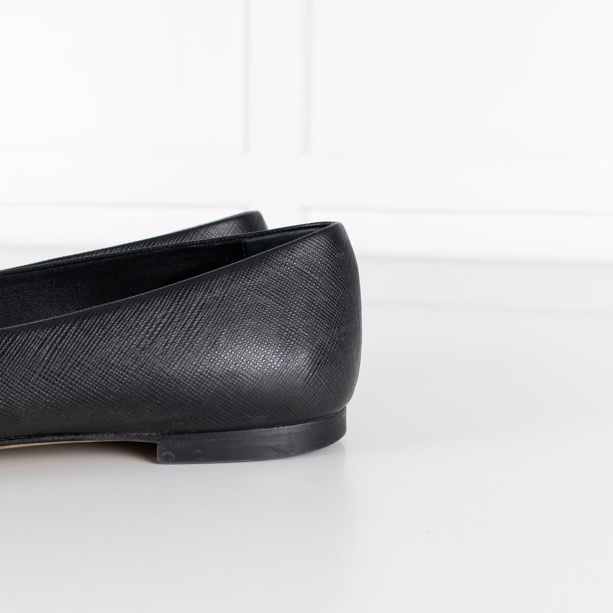 Salvatore Ferragamo Varina Pumps Black And Cream
