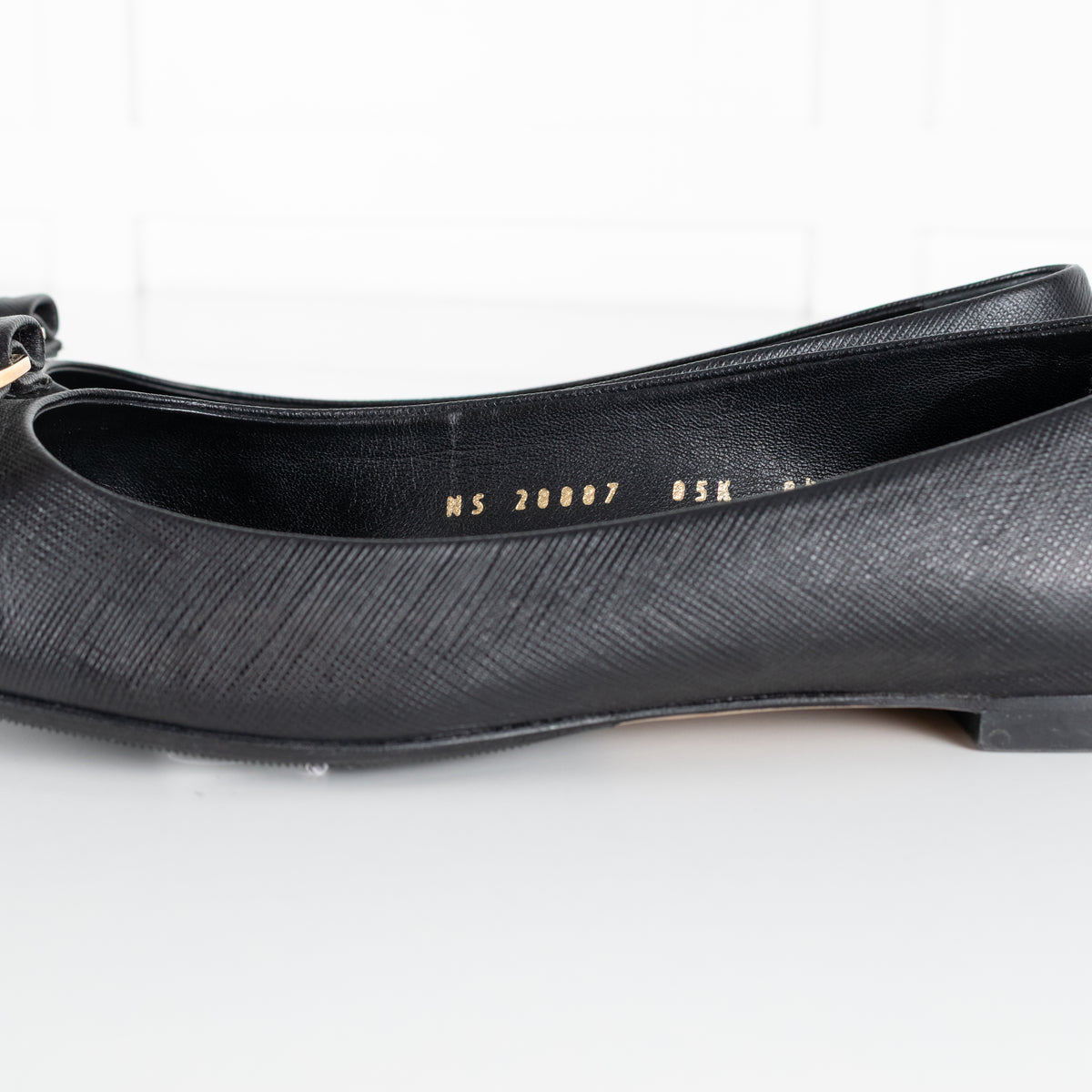 Salvatore Ferragamo Varina Pumps Black And Cream