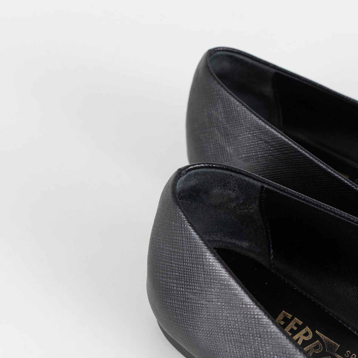 Salvatore Ferragamo Varina Pumps Black And Cream