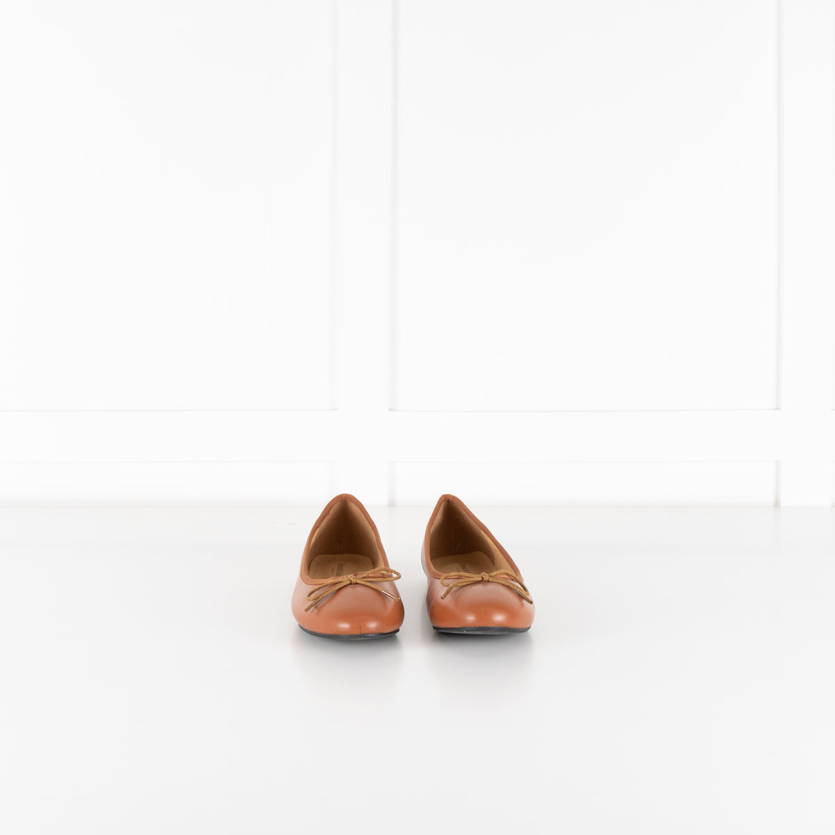 French Sole Tan Leather Ballet Flats With Bow Detail