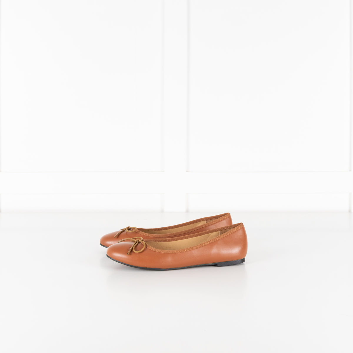 French Sole Tan Leather Ballet Flats With Bow Detail