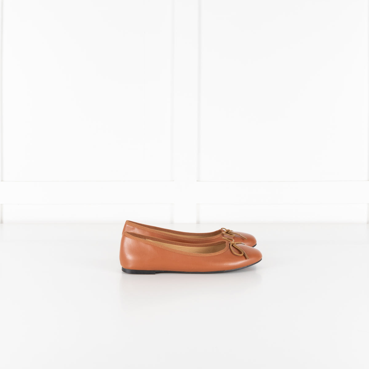 French Sole Tan Leather Ballet Flats With Bow Detail