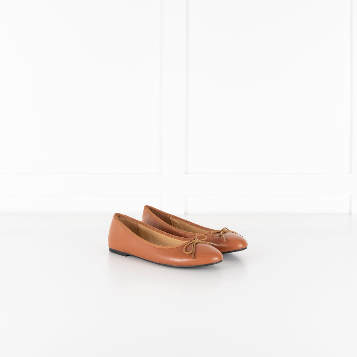 French Sole Tan Leather Ballet Flats With Bow Detail