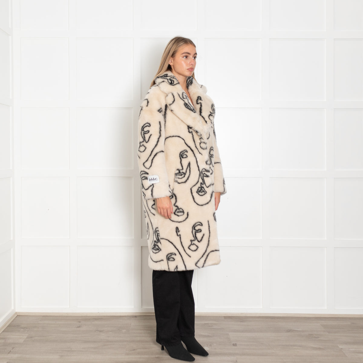 Jakke Cream Faux Fur Abstract Faces Coat