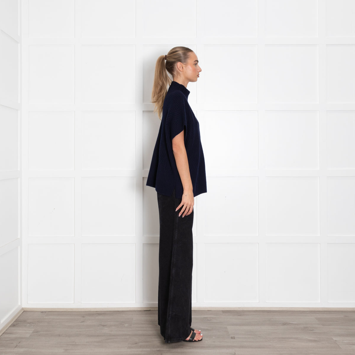 Bompard Navy Blue Cashmere Sleeveless Sweater