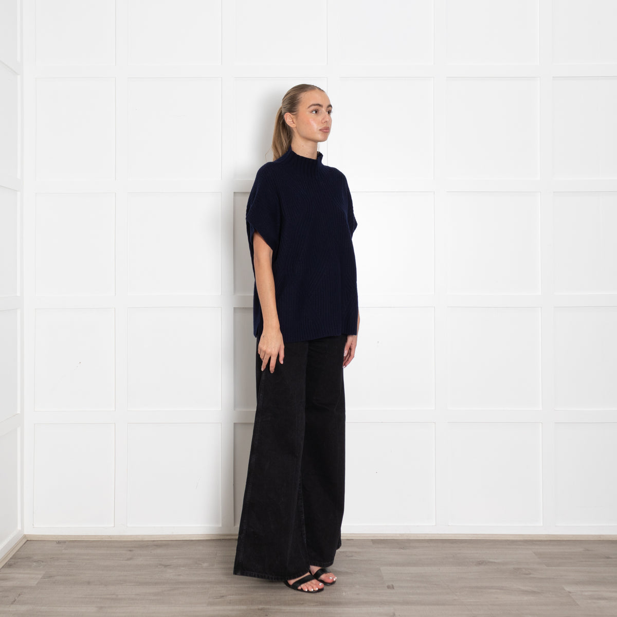 Bompard Navy Blue Cashmere Sleeveless Sweater