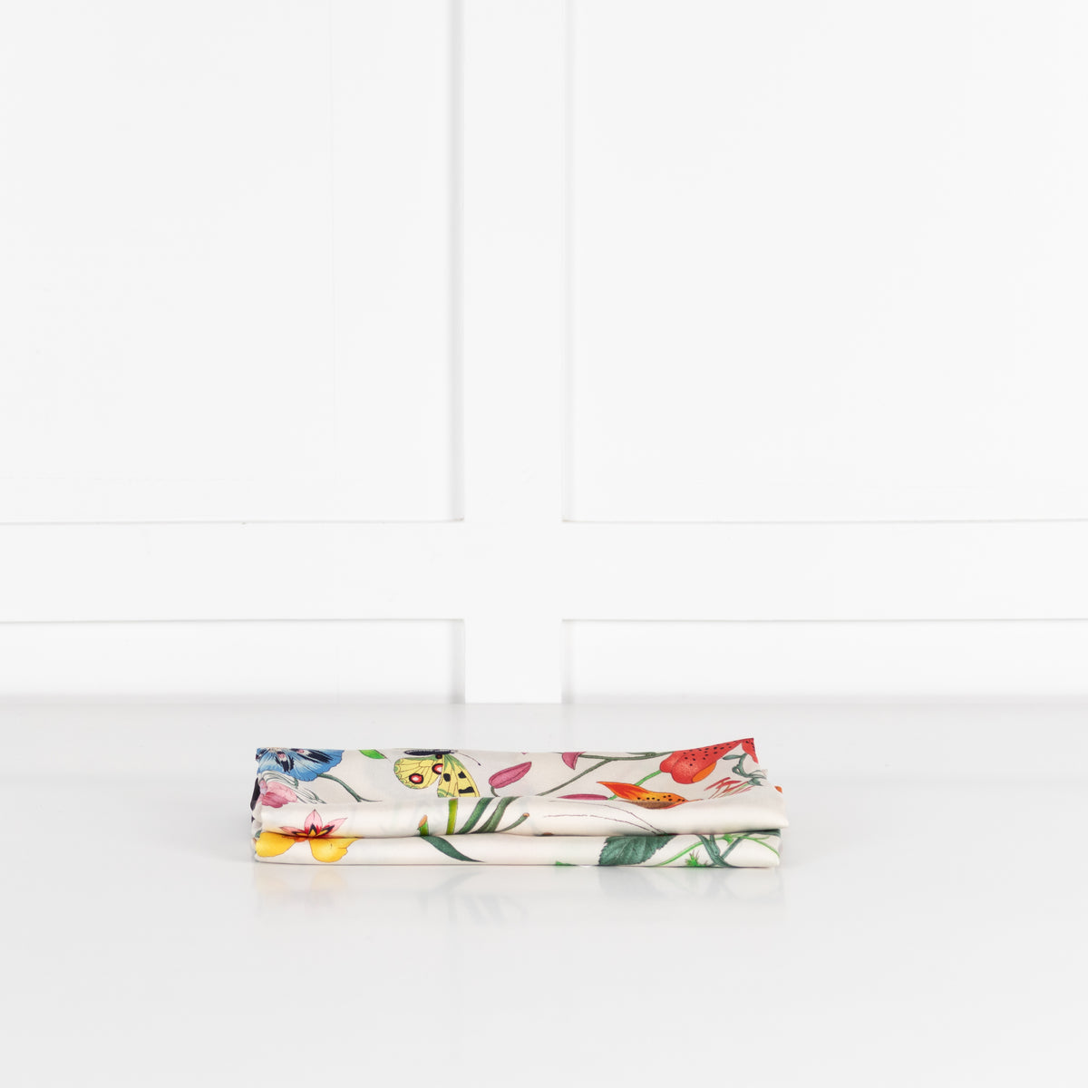 Gucci White Black Multi Floral Silk Square Scarf