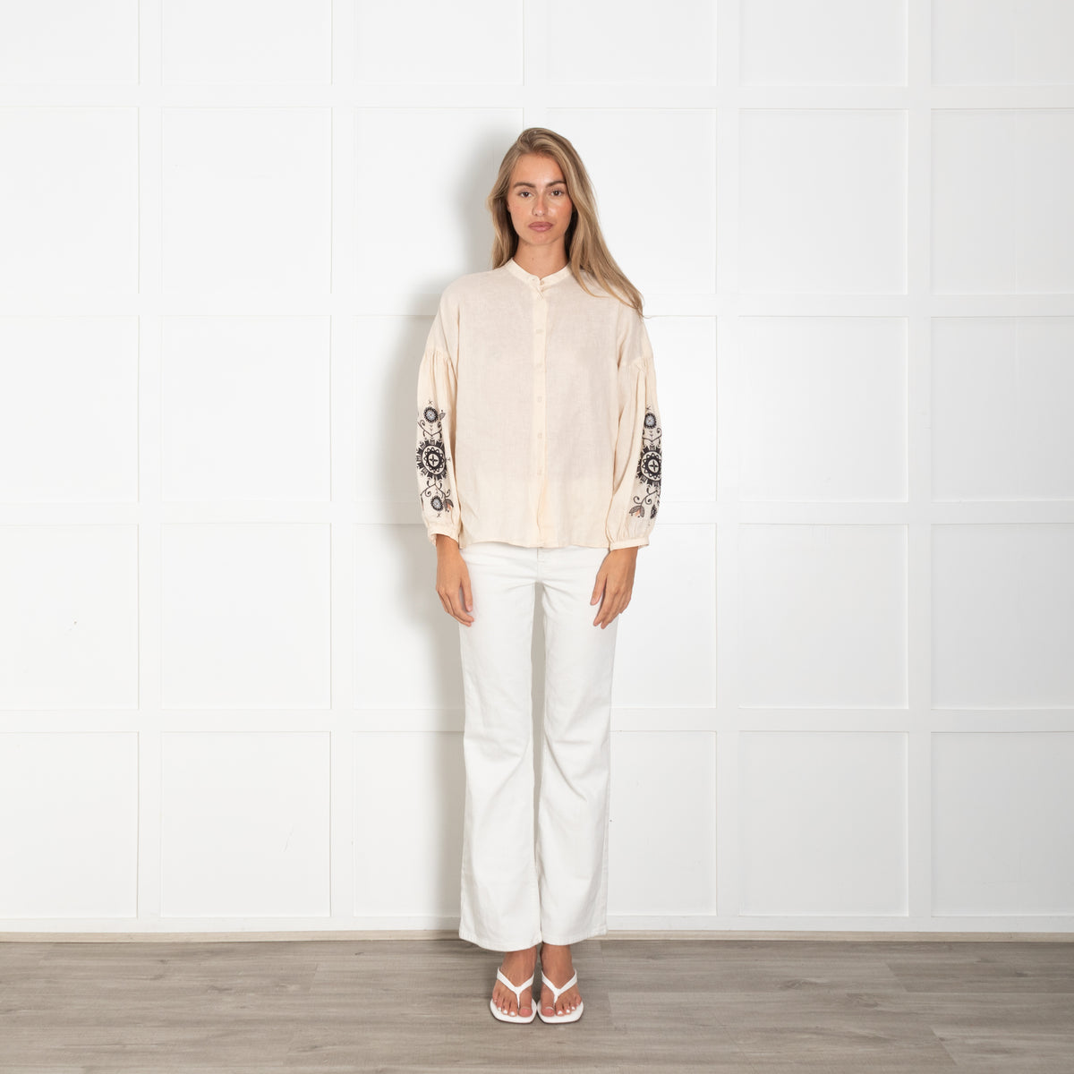 Weekend Max Mara Beige Linen Embroidered Sleeve Blouse