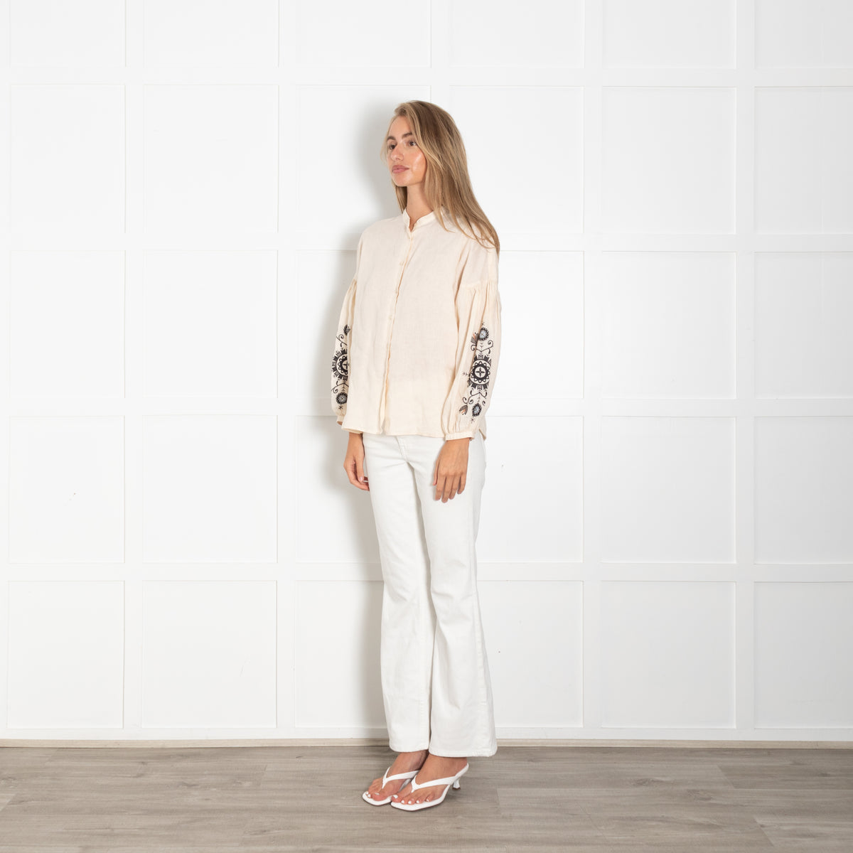 Weekend Max Mara Beige Linen Embroidered Sleeve Blouse