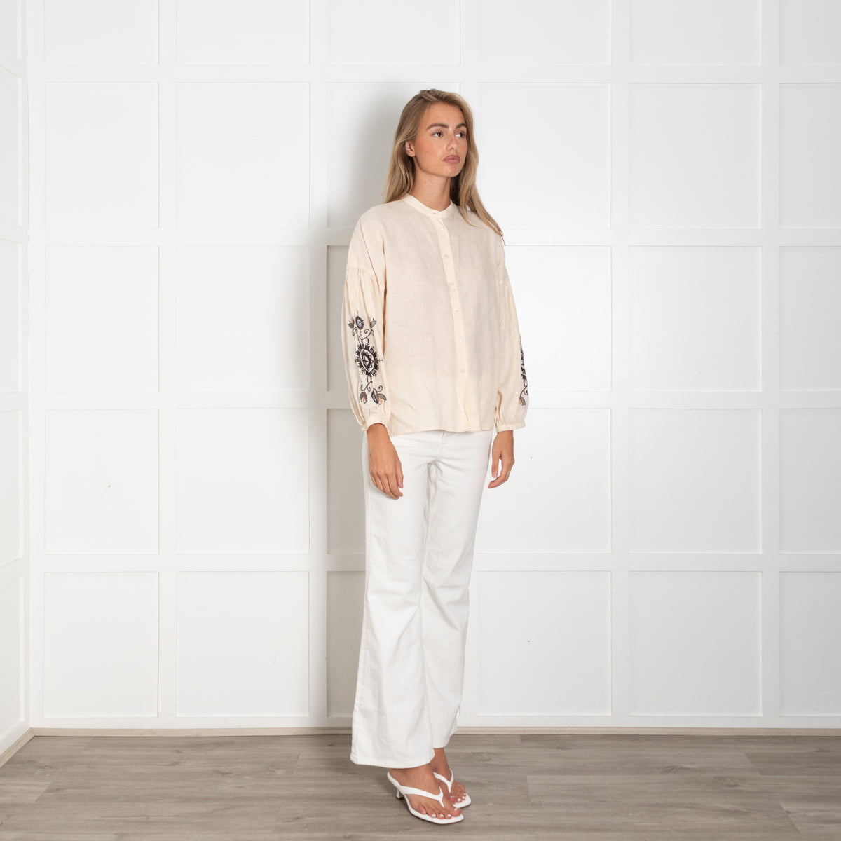 Weekend Max Mara Beige Linen Embroidered Sleeve Blouse