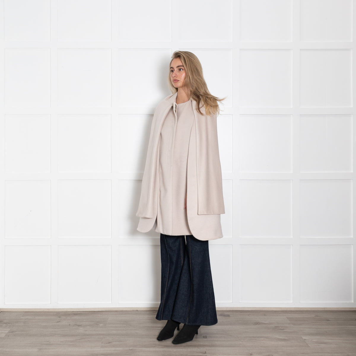 Suzannah Pale Grey Cape