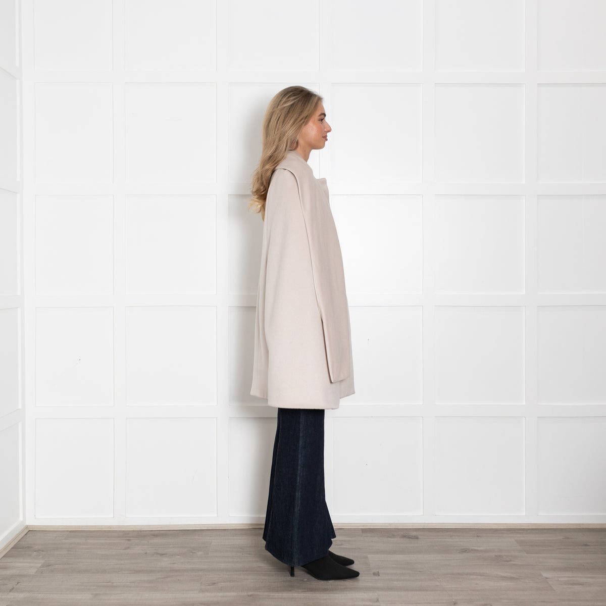 Suzannah Pale Grey Cape