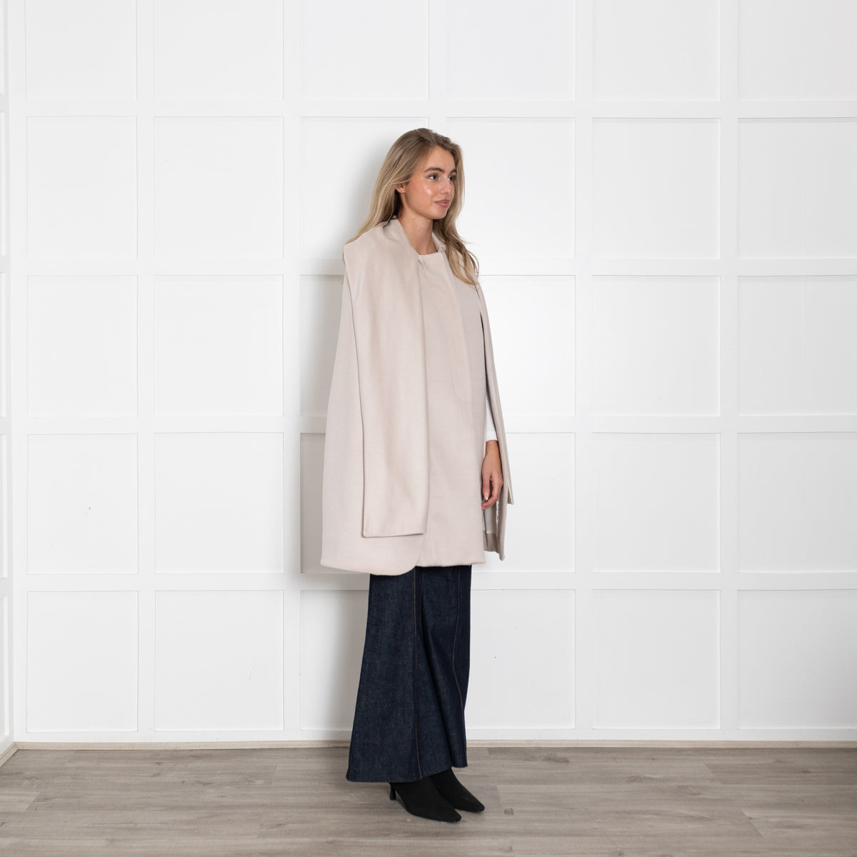 Suzannah Pale Grey Cape