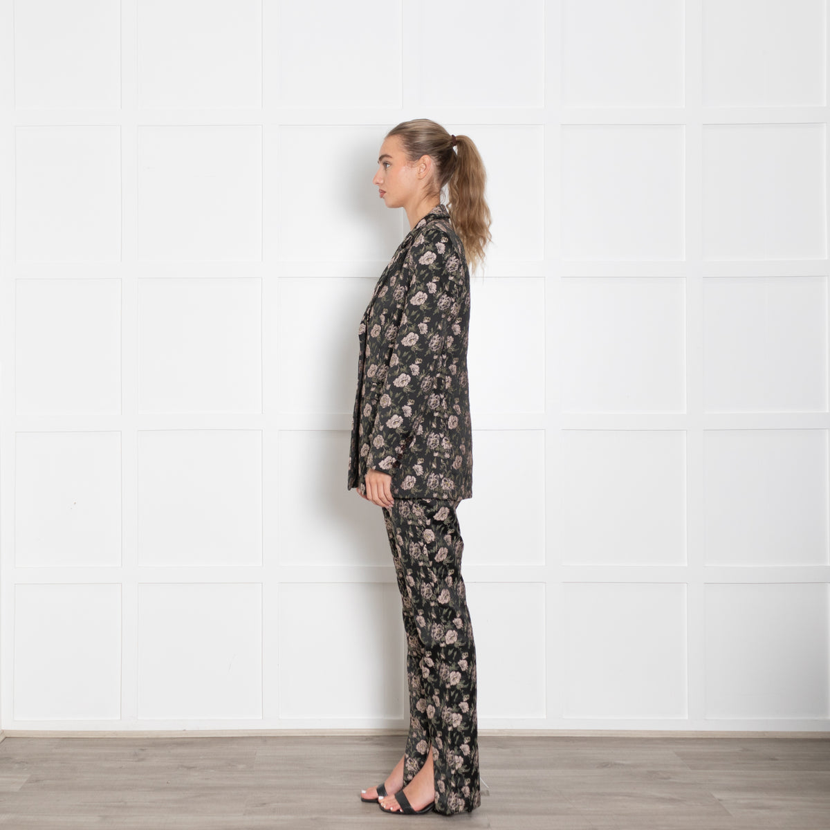 Dea Kudibal Floral Textured Straight Fit Suit with Split Cuff Trousers