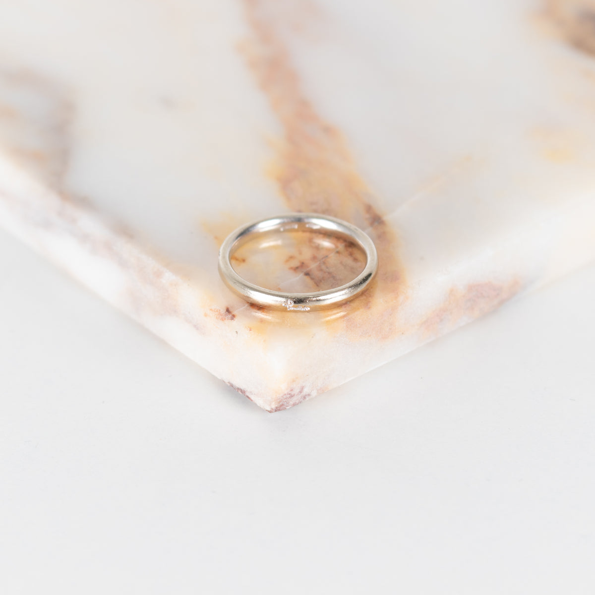 Pomellato 18kt White Gold Single Stone Lucciole Ring