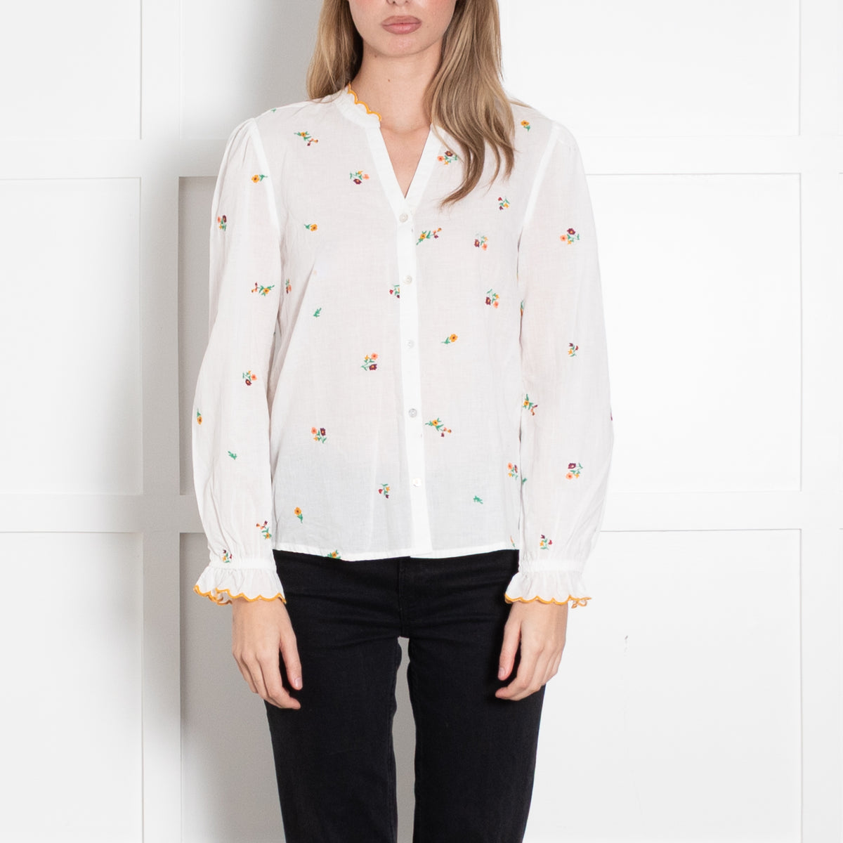 Wyse White Cotton Embroidered Scallop Trim Blouse