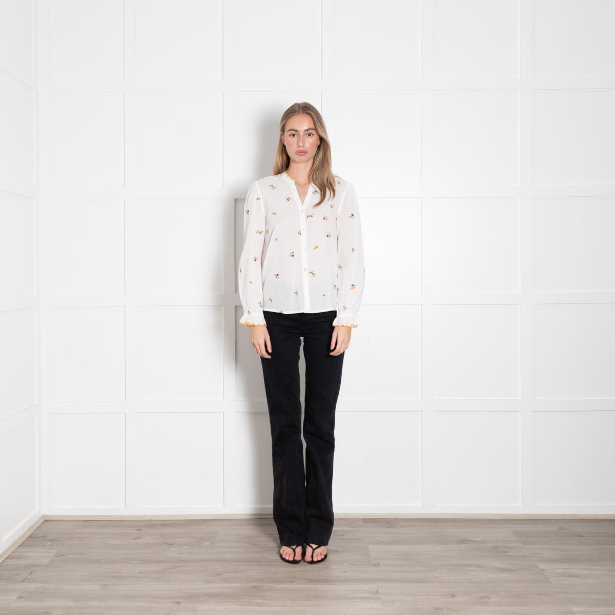 Wyse White Cotton Embroidered Scallop Trim Blouse