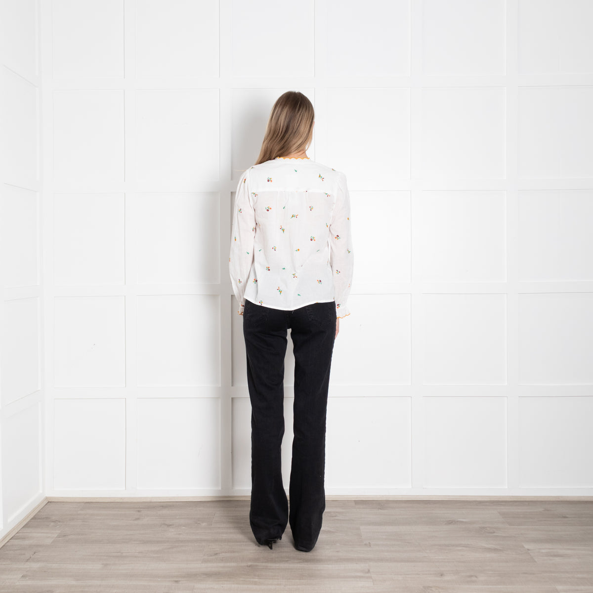 Wyse White Cotton Embroidered Scallop Trim Blouse