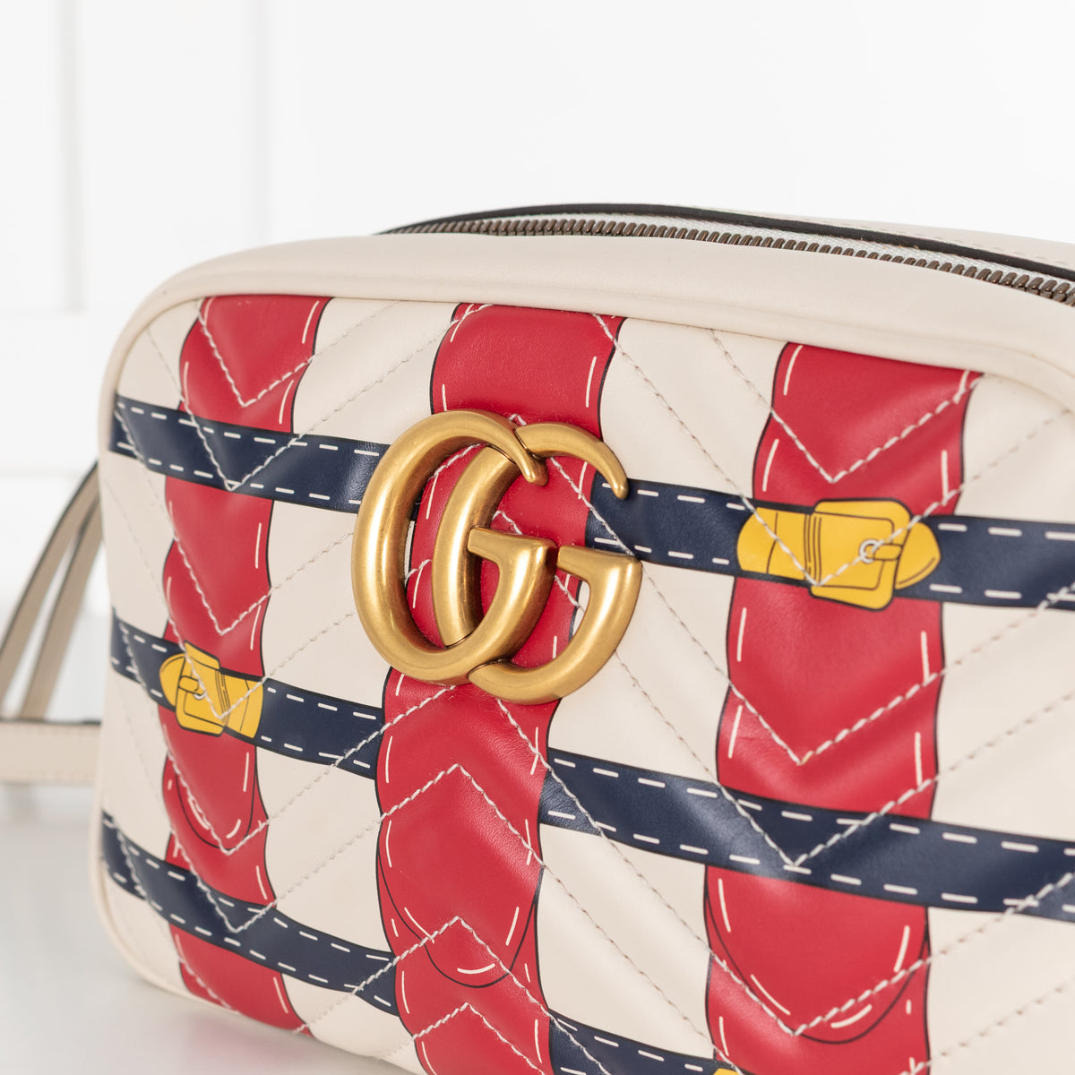 Gucci GG Marmont small camera Bag