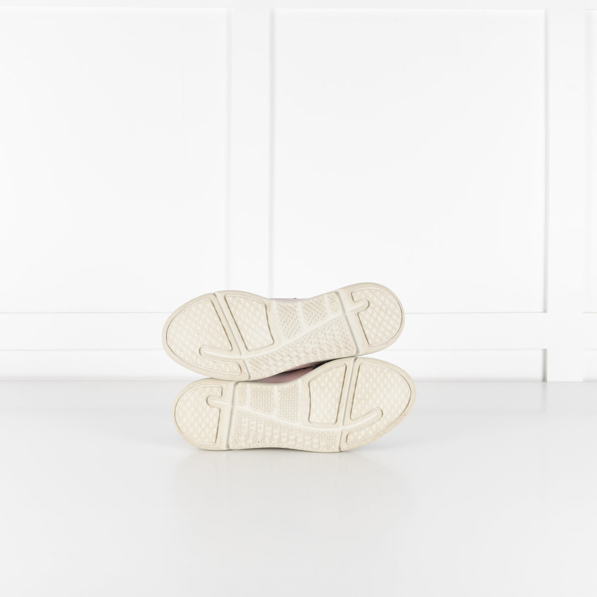 Axel Arigato Cream Genesis Vintage Runner Trainers With Blue Suede And Lepoard Print Heel