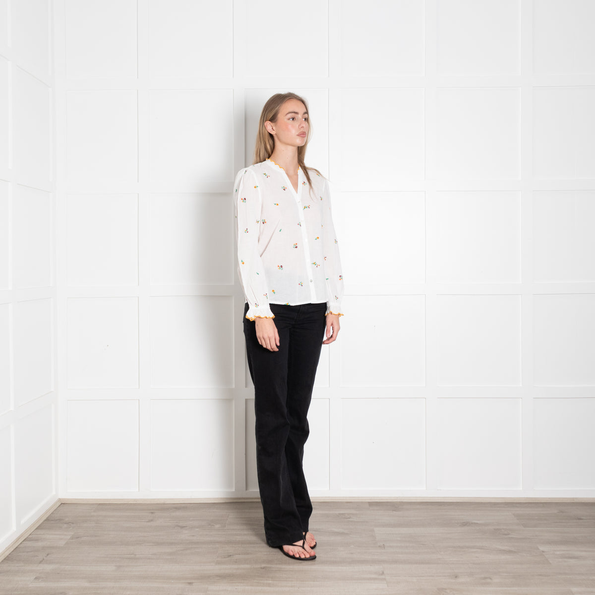 Wyse White Cotton Embroidered Scallop Trim Blouse