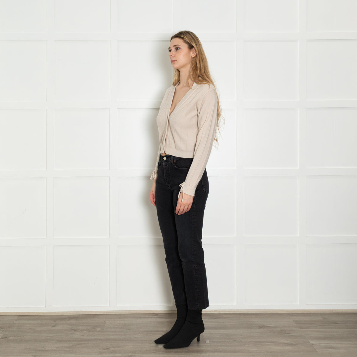 Allude Beige Cashmere Tie Up Sleeve Cropped Cardigan