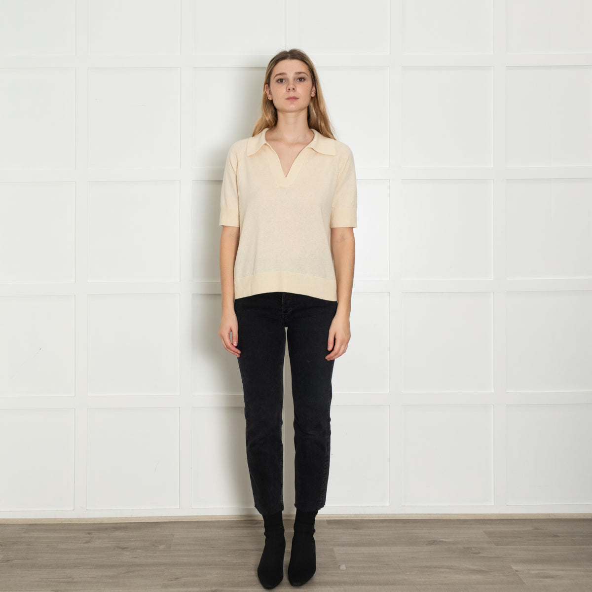 Levete Room Cream Wool Blend Short Sleeve V Neck Jumper