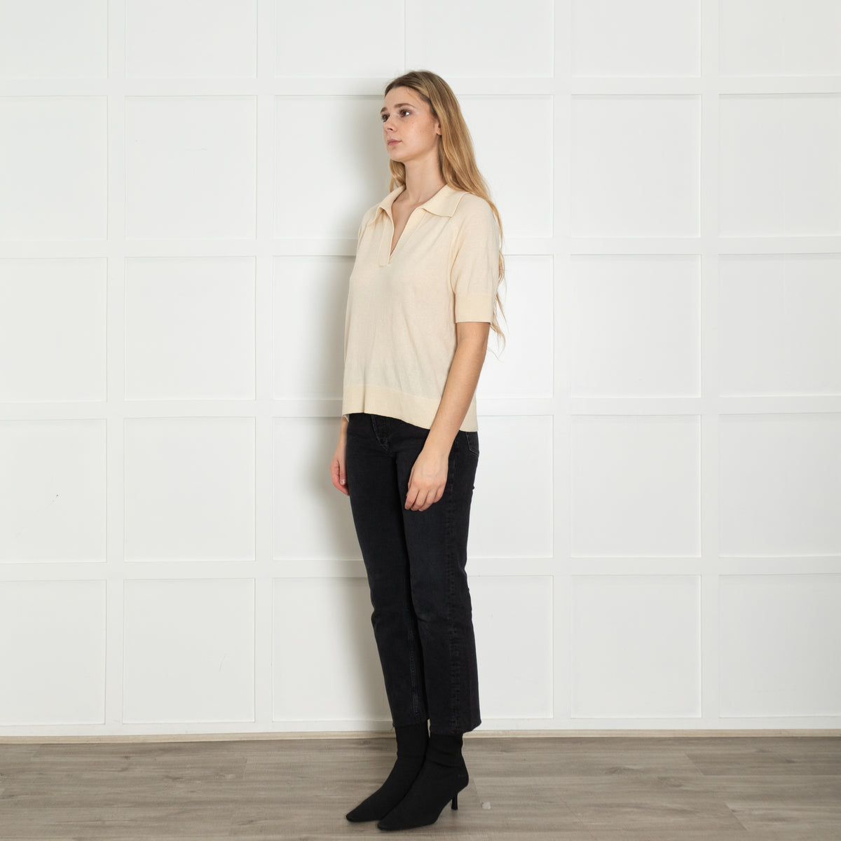 Levete Room Cream Wool Blend Short Sleeve V Neck Jumper