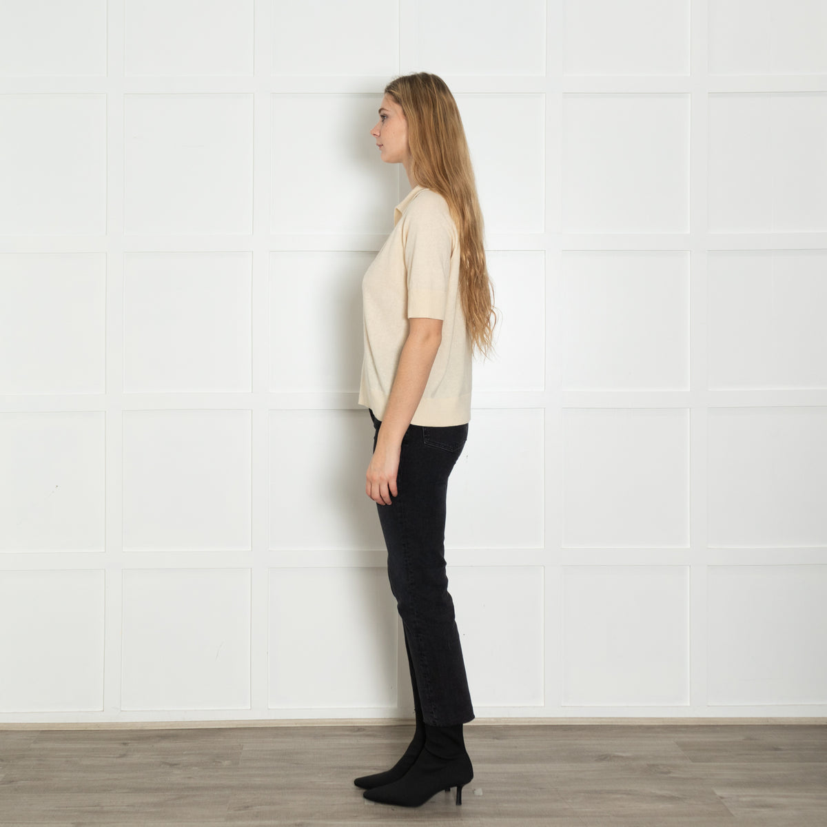Levete Room Cream Wool Blend Short Sleeve V Neck Jumper