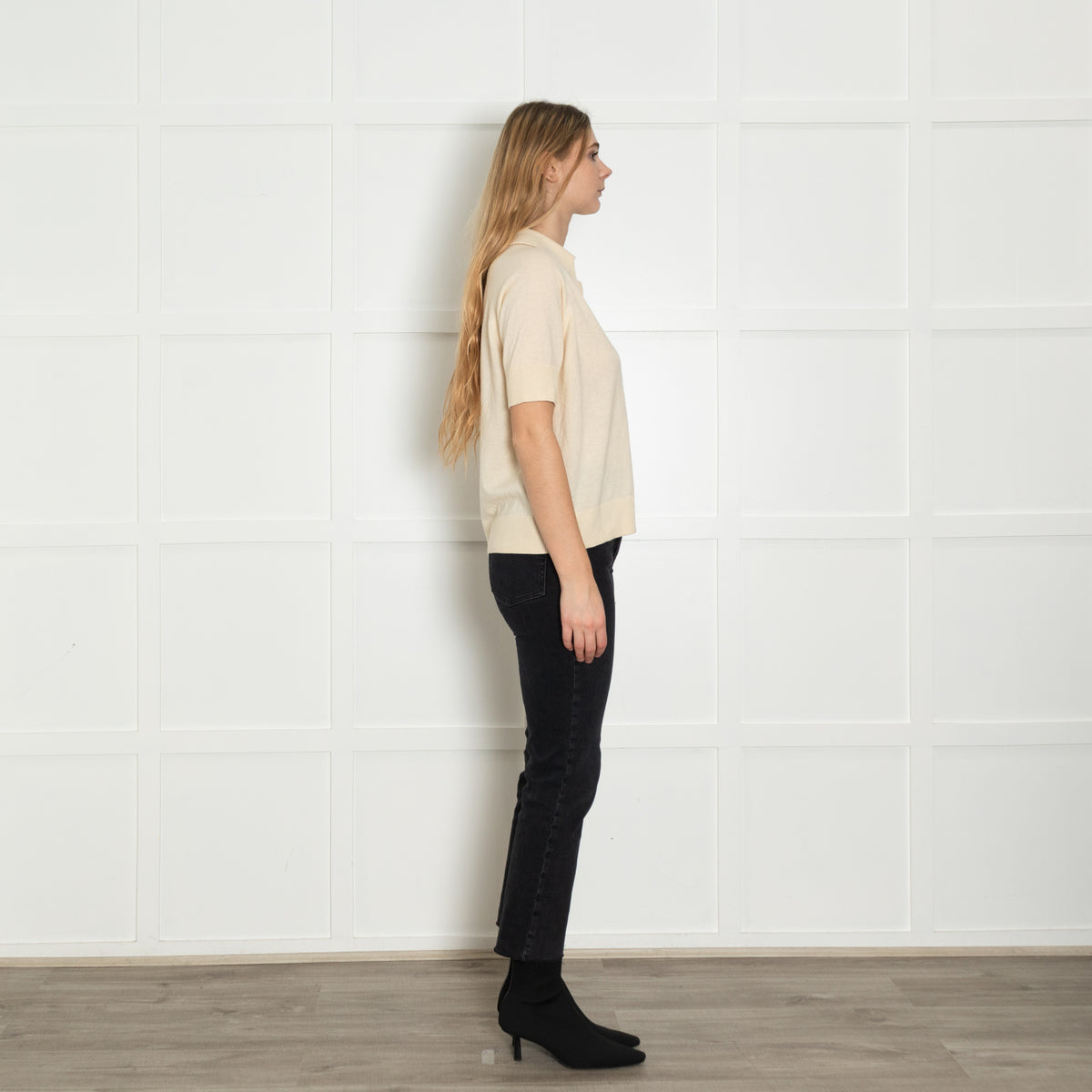 Levete Room Cream Wool Blend Short Sleeve V Neck Jumper