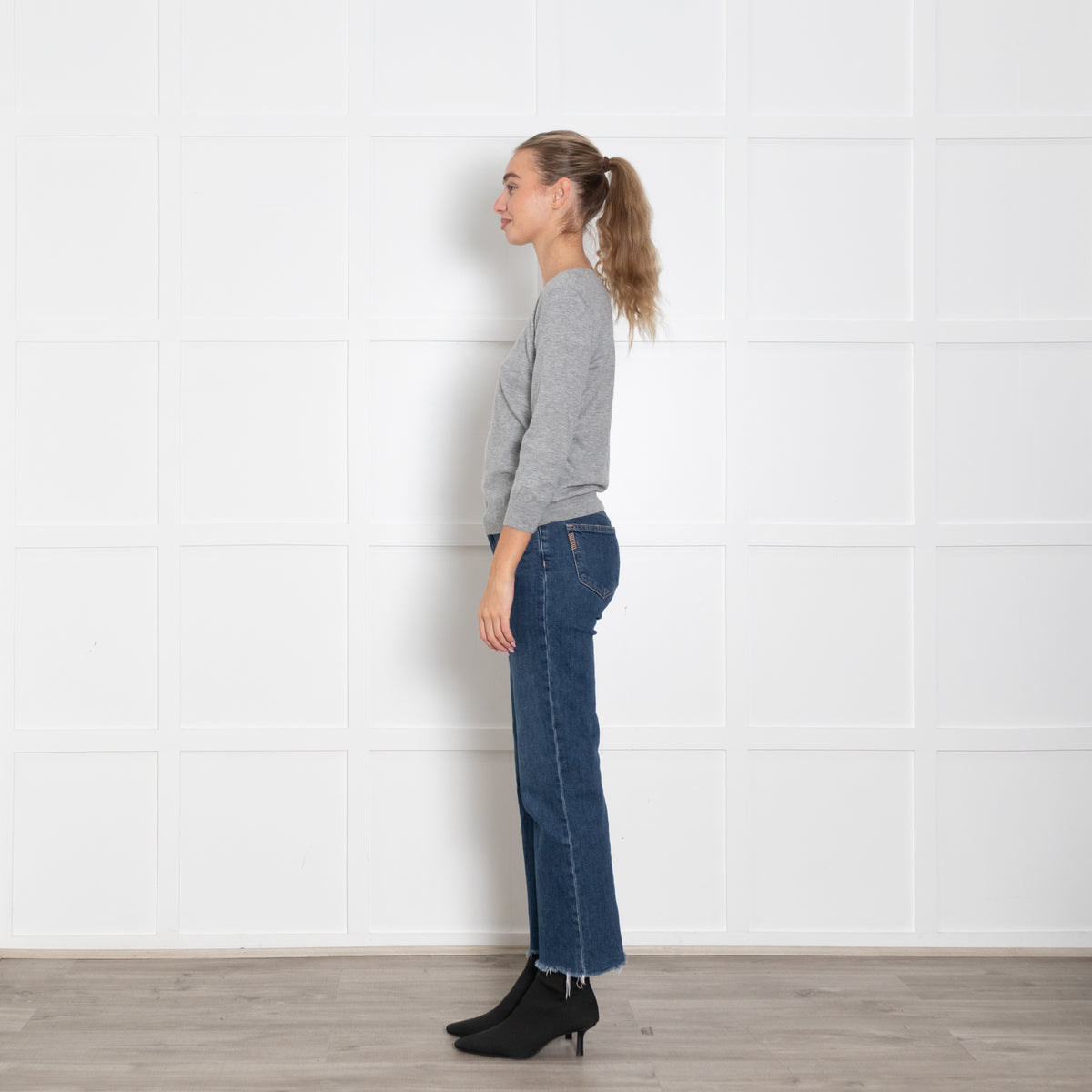 Joseph Grey Cashmere Jumper With 3/4 Sleeves And Hook And Eye Fastening