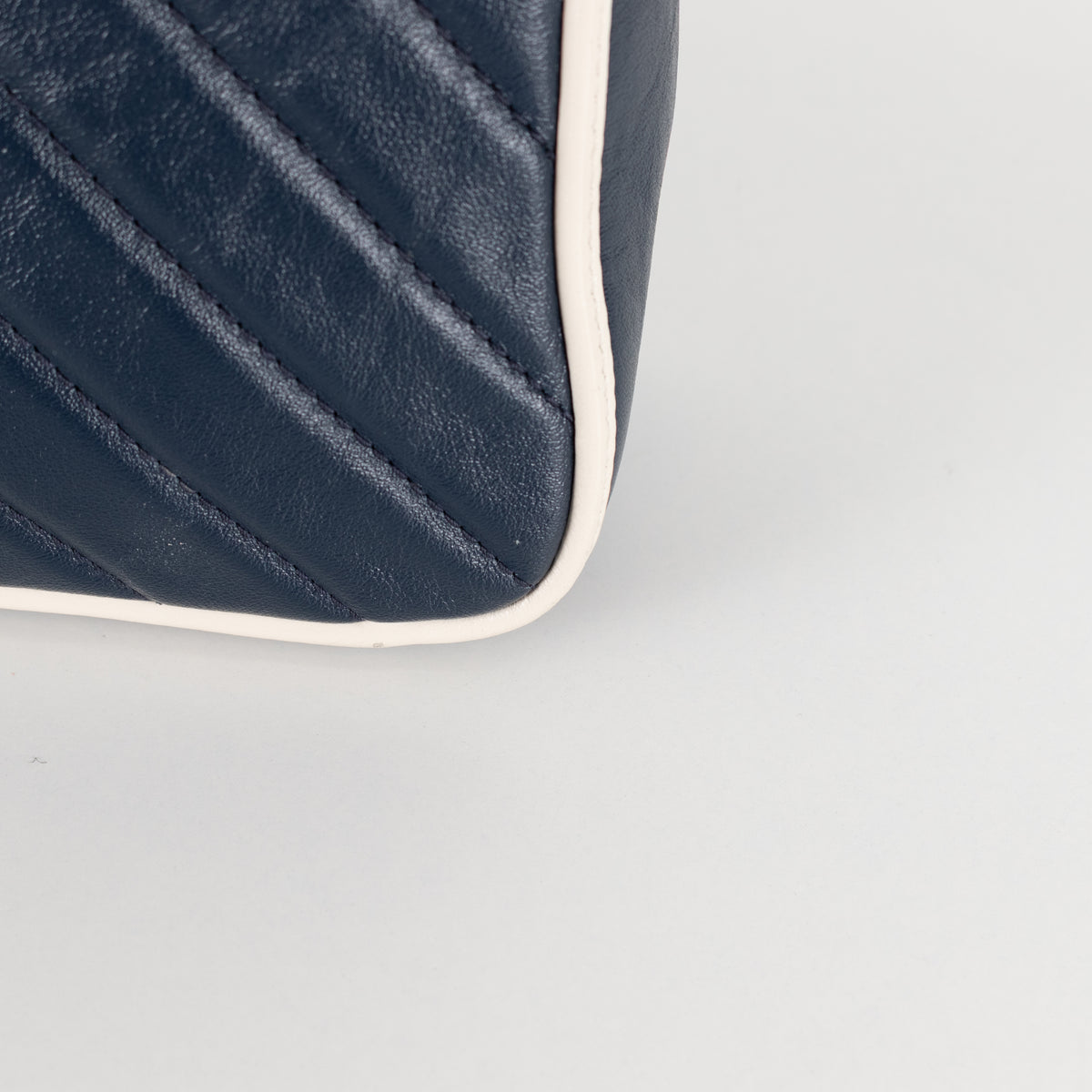 Gucci Navy White GG Marmont Shoulder Bag