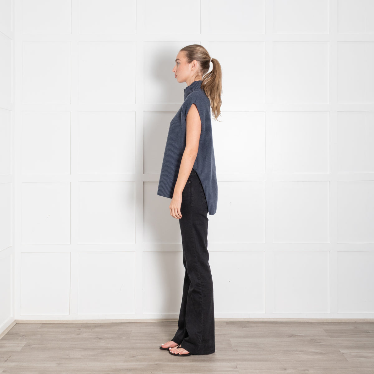 Cefinn Blue Merino Wool Blend Sleeveless Rollneck