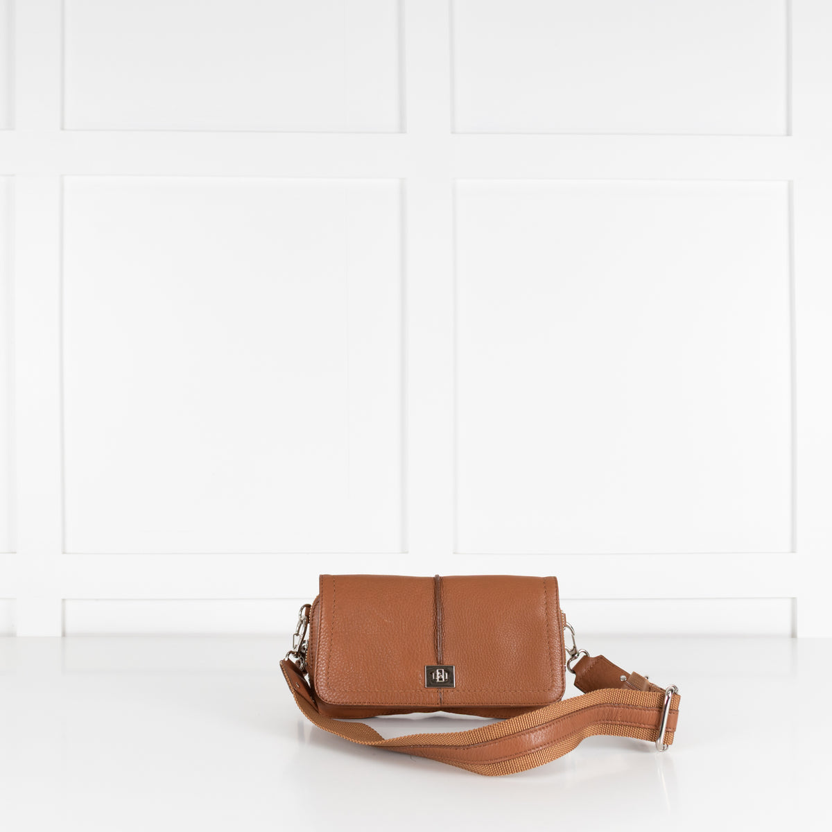 Diane Von Furstenberg Tan Shoulder Bag