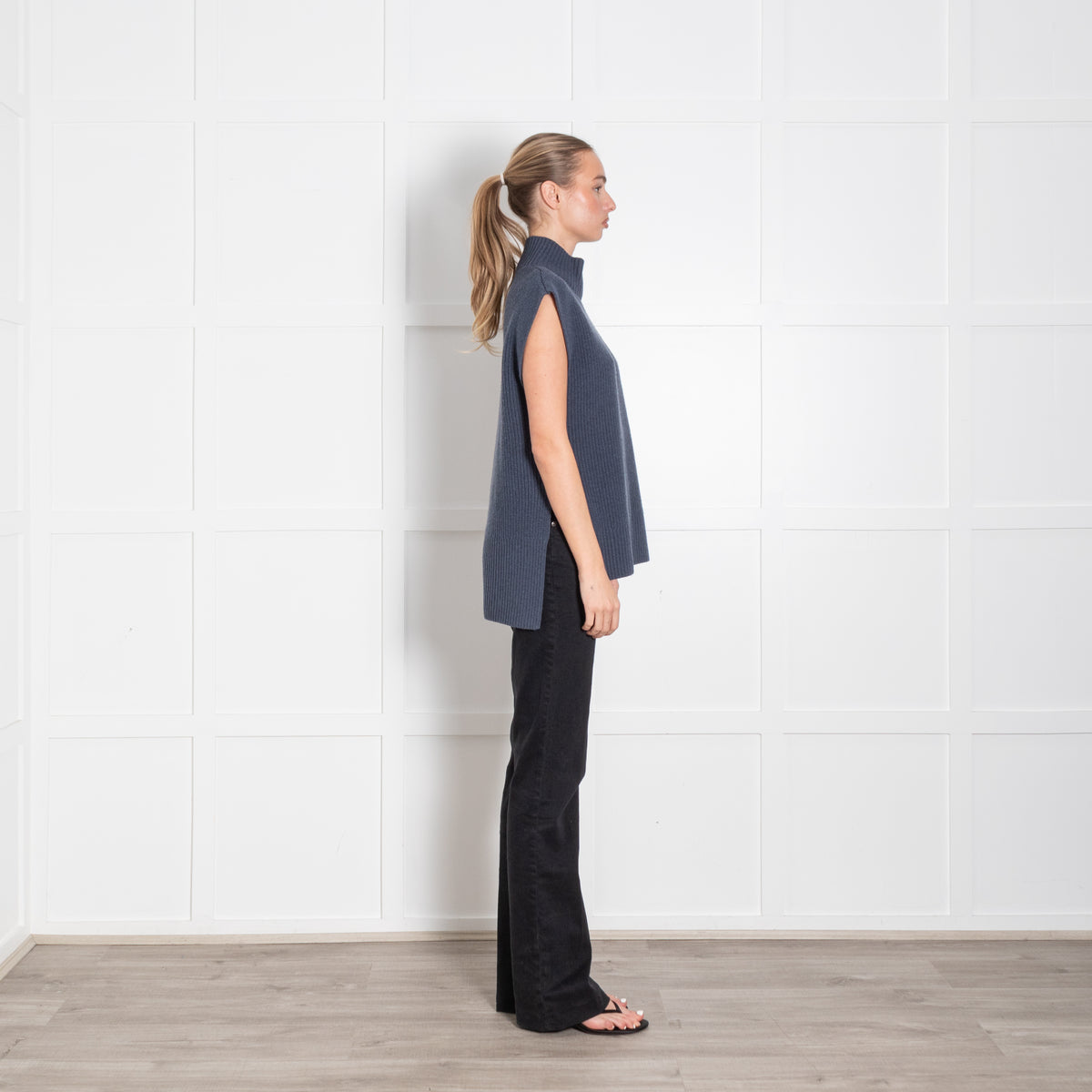 Cefinn Blue Merino Wool Blend Sleeveless Rollneck