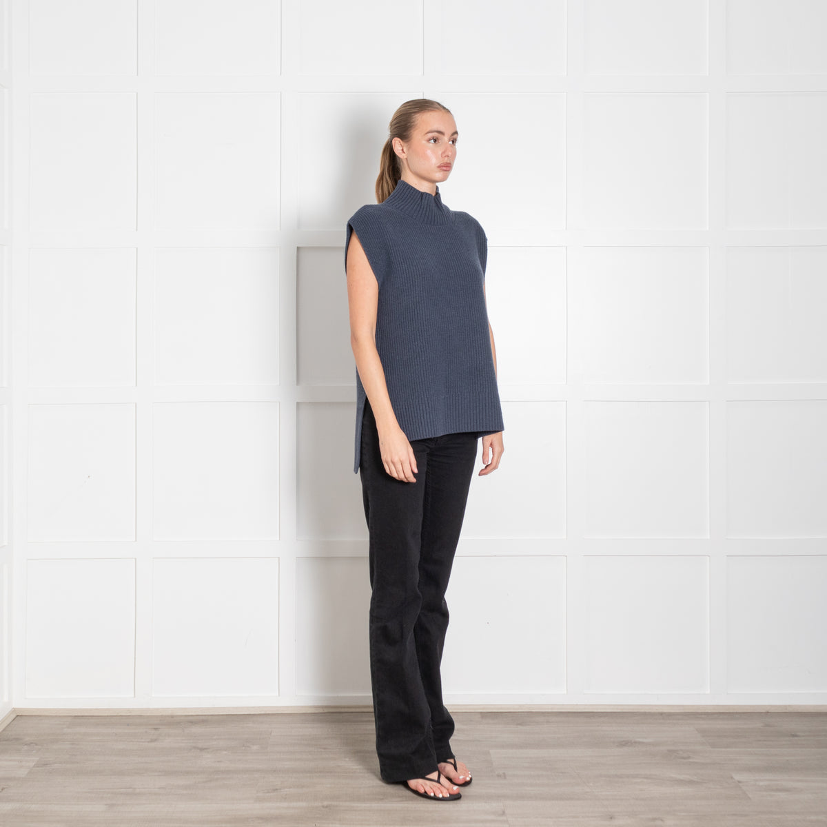 Cefinn Blue Merino Wool Blend Sleeveless Rollneck