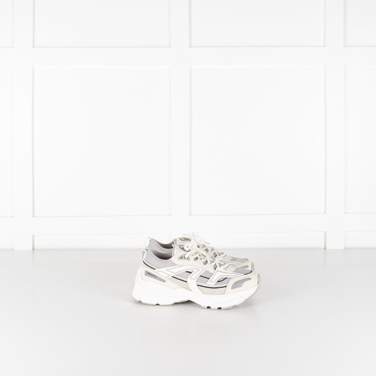 Axel Arigato Marathon R-Trail Trainers in Grey & White