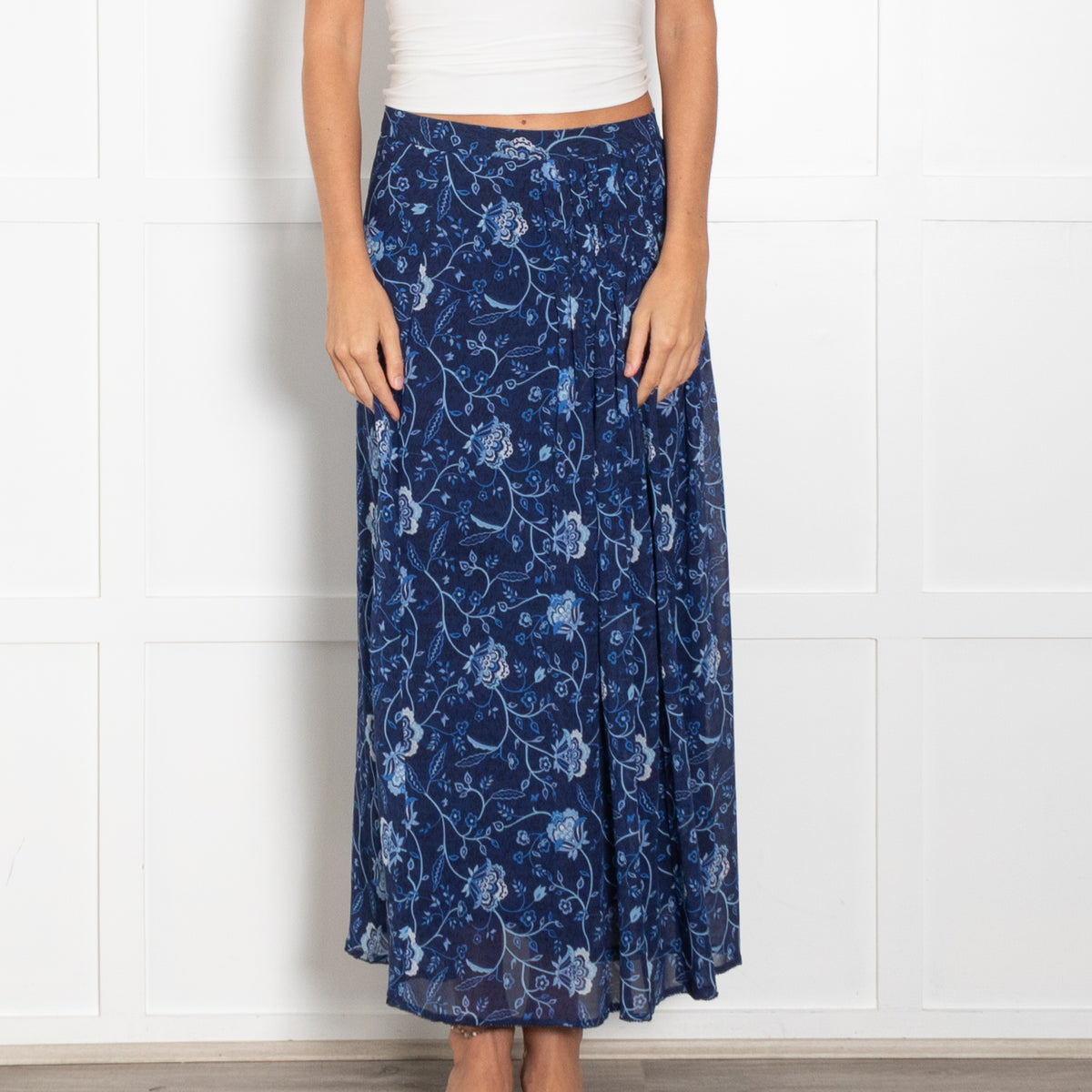 Brora Navy Light Blue Floral Front Pleats Detail Silk Skirt