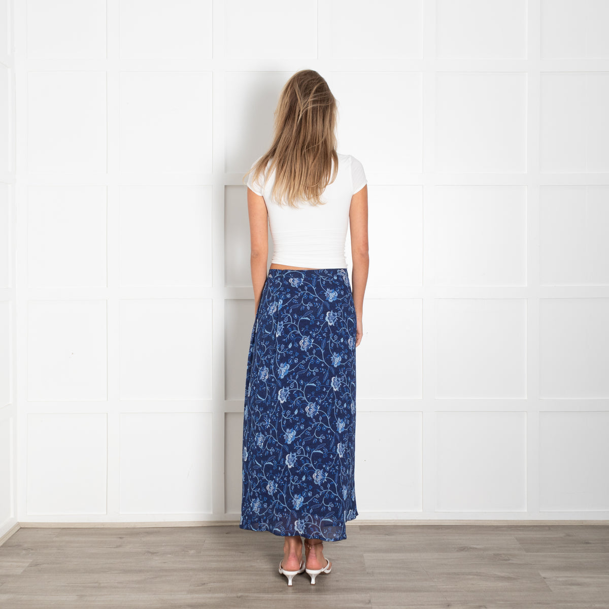 Brora Navy Light Blue Floral Front Pleats Detail Silk Skirt