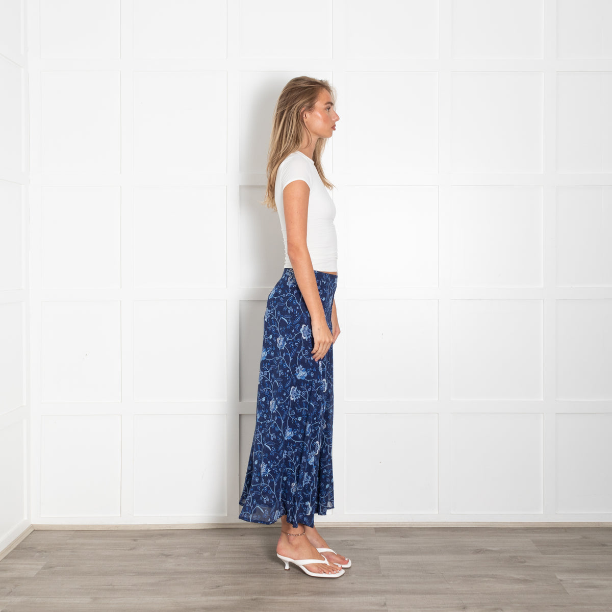 Brora Navy Light Blue Floral Front Pleats Detail Silk Skirt