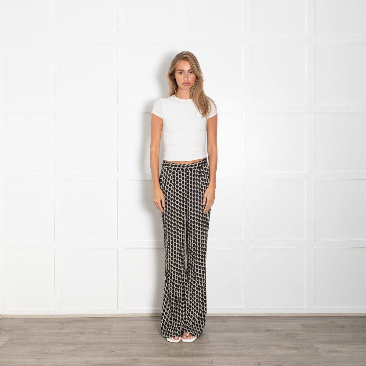Diane Von Furstenberg Black Cream Crescent Moon Print Silk Blend Trousers