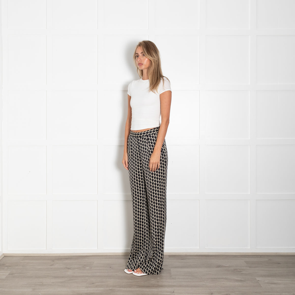 Diane Von Furstenberg Black Cream Crescent Moon Print Silk Blend Trousers