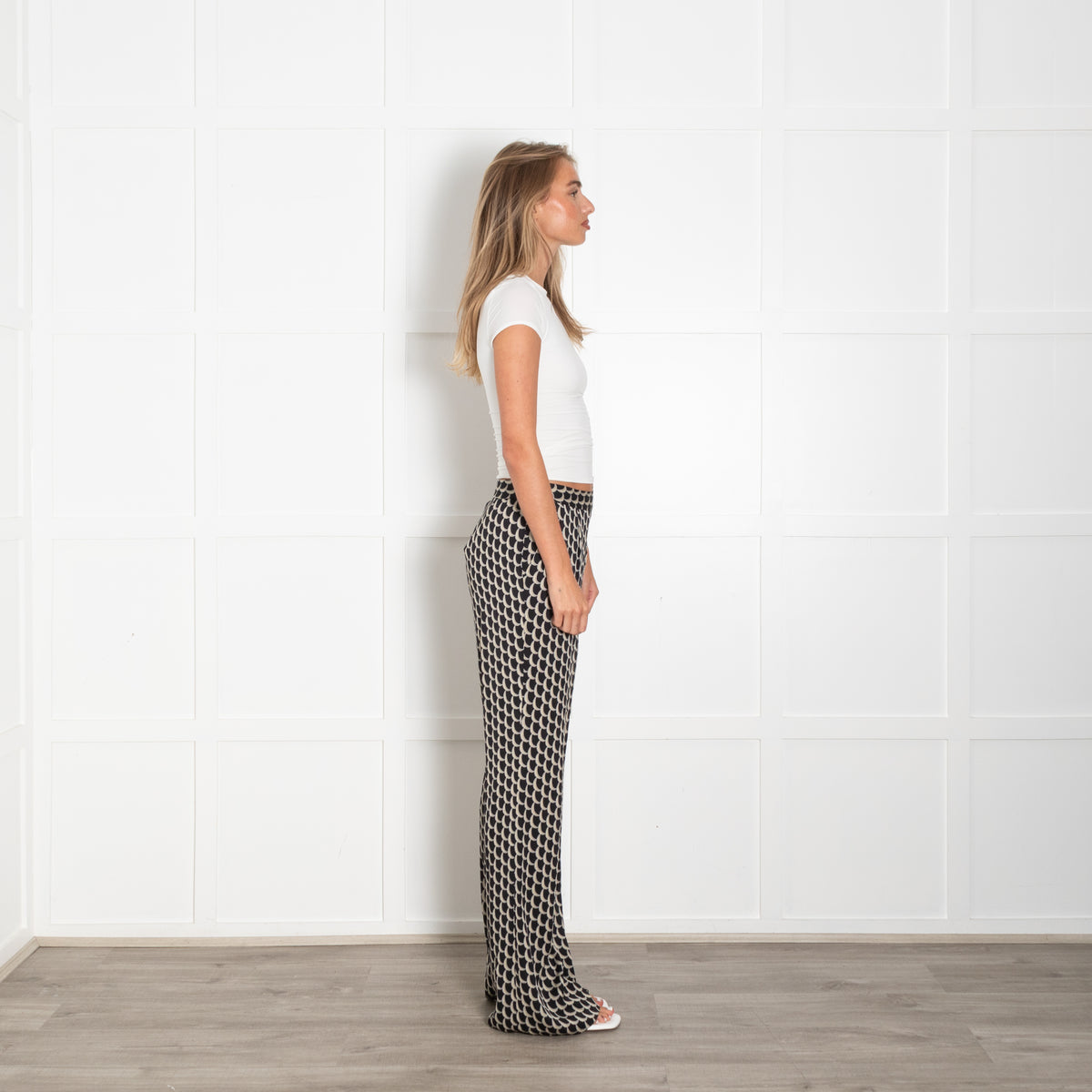 Diane Von Furstenberg Black Cream Crescent Moon Print Silk Blend Trousers