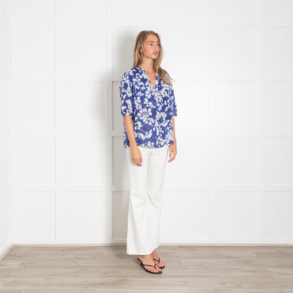 Zyga Linn Laundry Blue White Linen Floral Short Sleeve Top