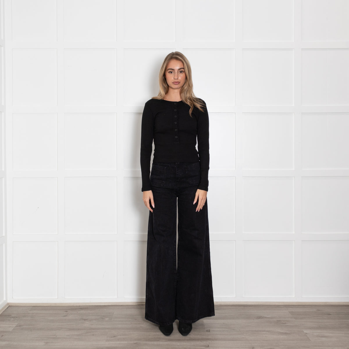 Citizens Of Humanity Faena Black Cropped Crewneck