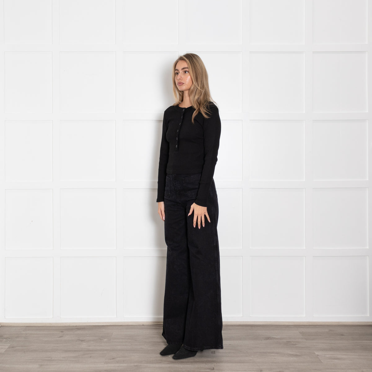 Citizens Of Humanity Faena Black Cropped Crewneck